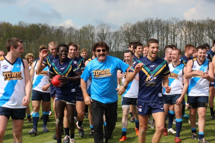 389073_447334438620384_1983043213_n